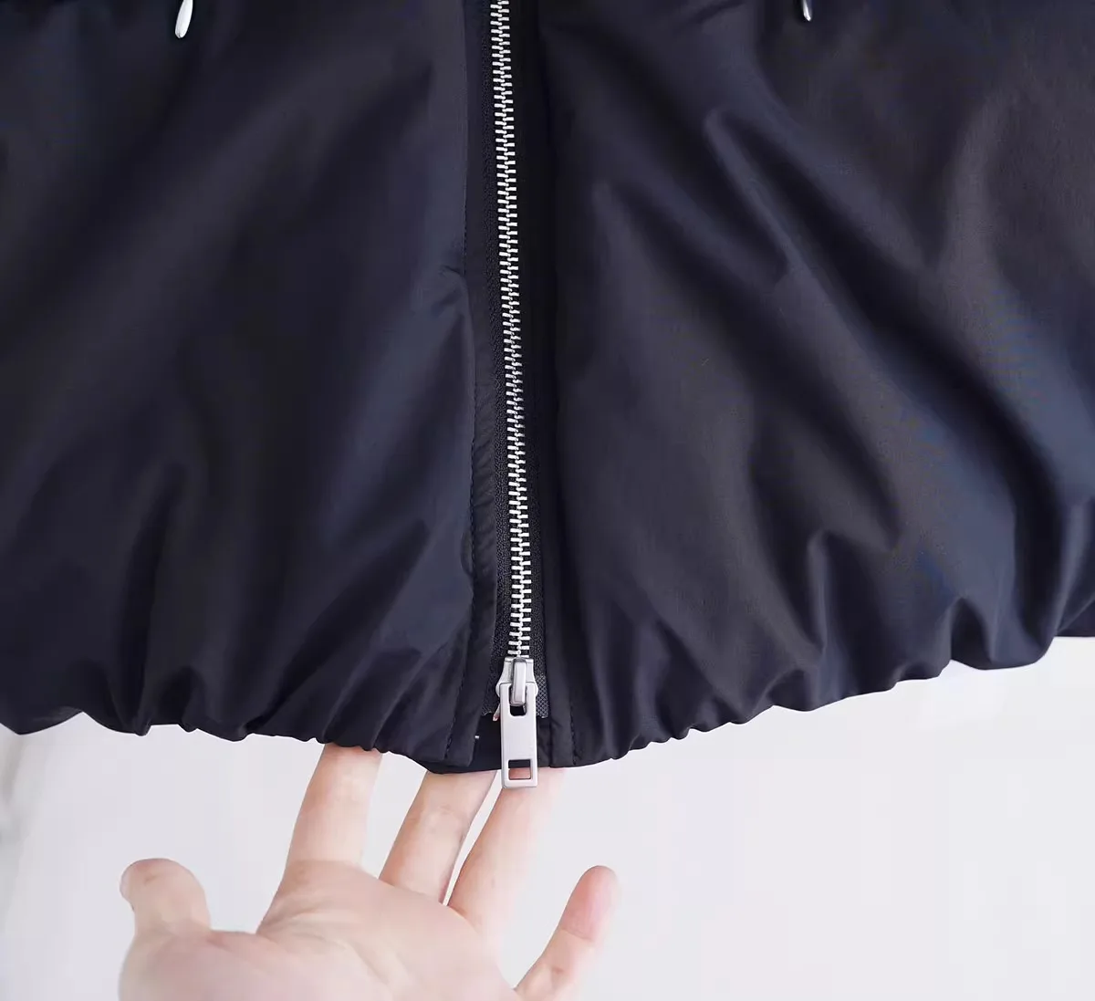 Down Vest, Bread-Shaped Down Jacket, Zippered Commuter Style