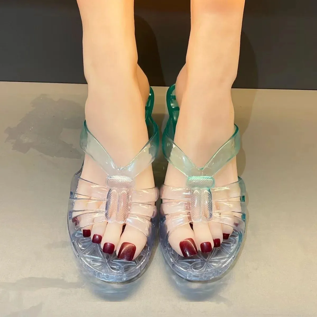 Transparent 