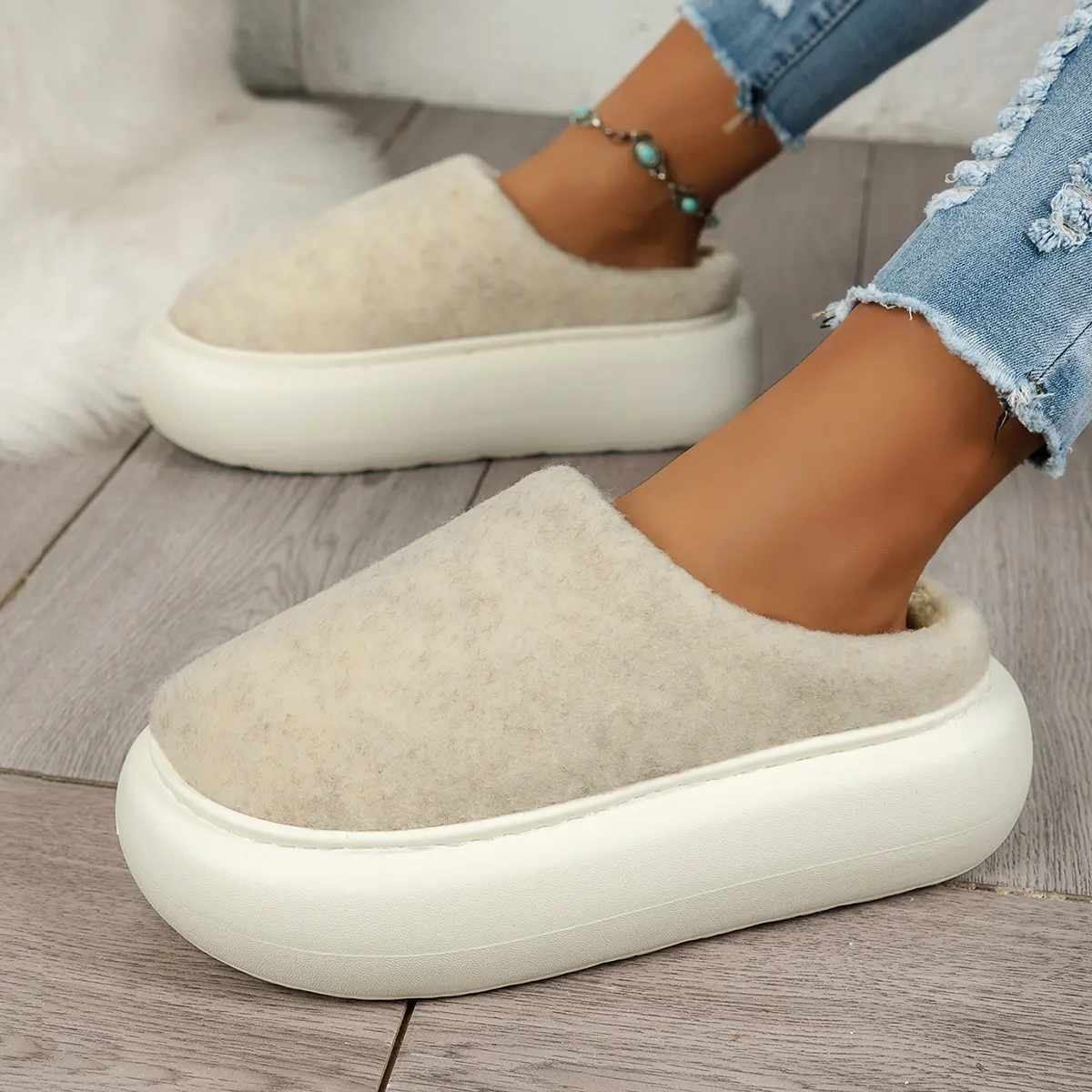 Women's Winter Solid Color Casual Comfortable Anti-slip Warm Plush Slippers Cover Toe Slip-On Home Slippers