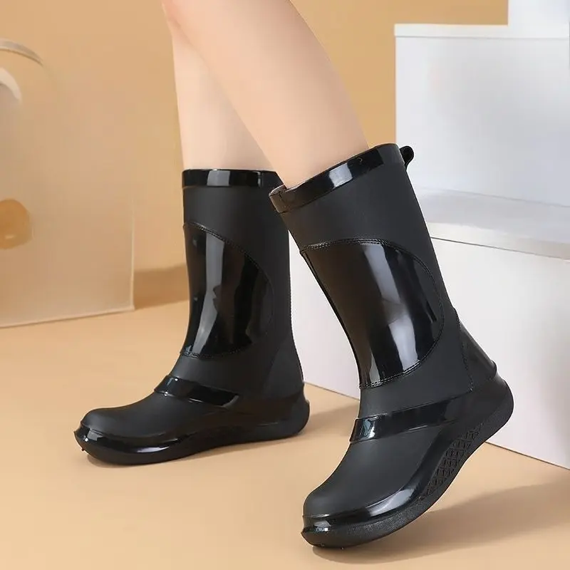 Thickened Flat Sole Women's Fashion Waterproof Mid-Calf Rain Boots