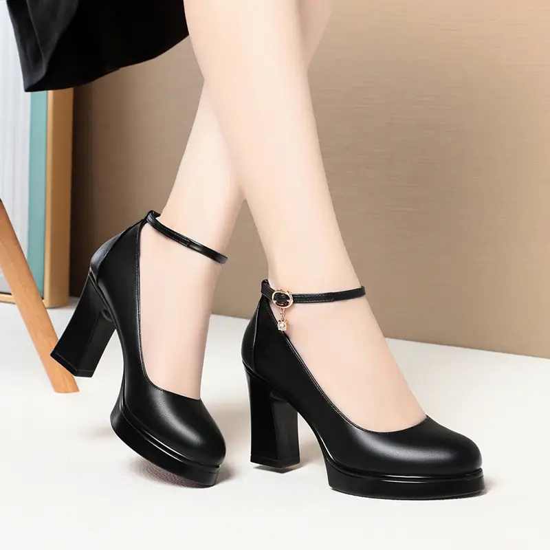 Women's Black Low-Heeled Retro Platform Shoes