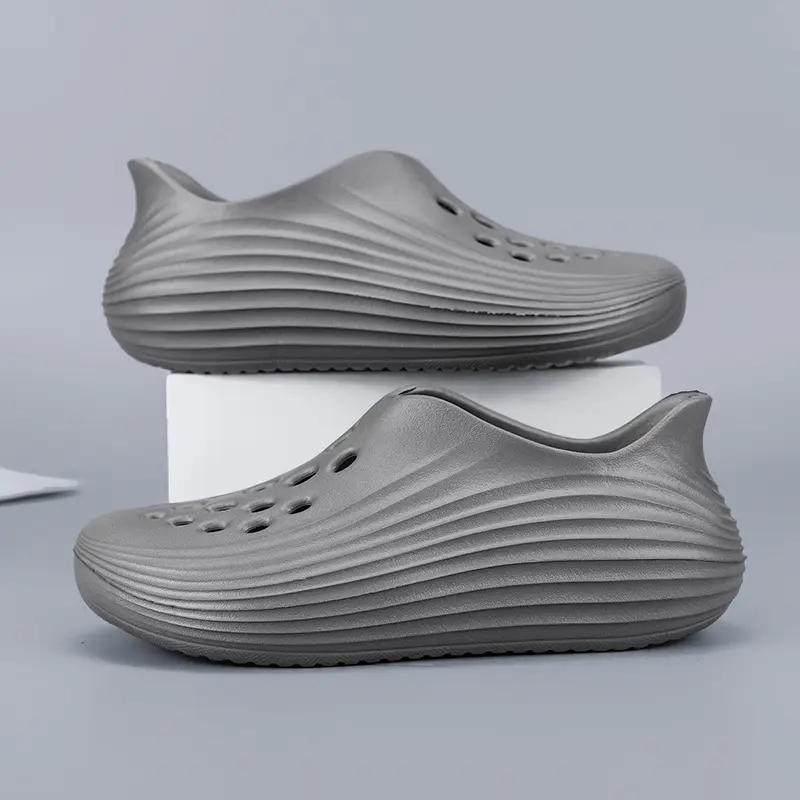 Fashion Lightweight Men's Sandals EVA Beach Shoes Breathable Soft Men Water Shoes Comfortable Casual Walking Sneakers