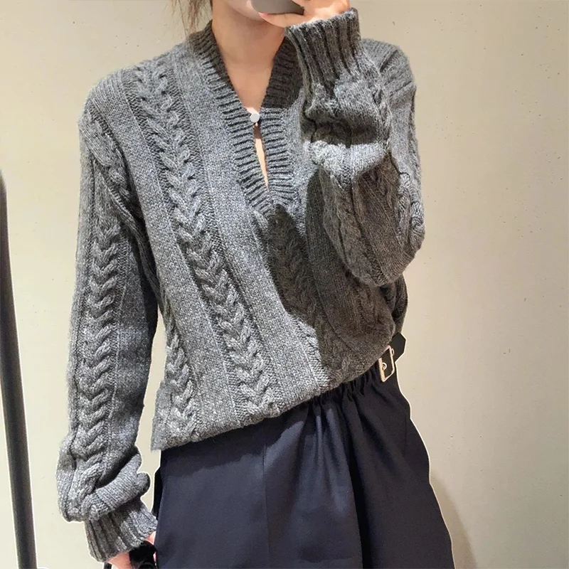 Women's Fashionable Stitched V-Neck Comfortable Knitted Pullover Sweater