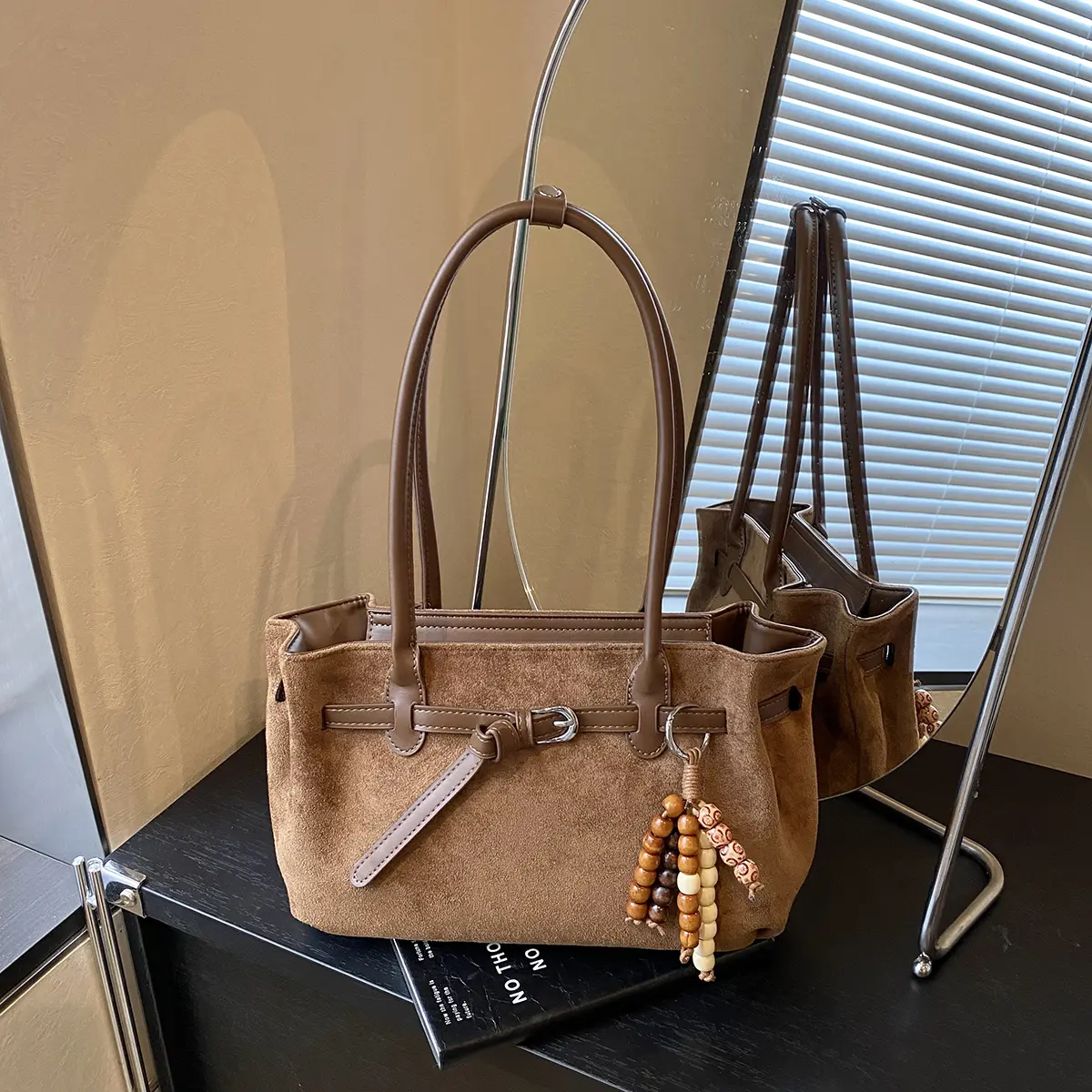 Stylish Retro Solid Color Women's Shoulder Bag