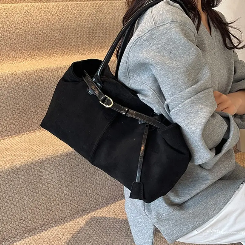 Large-capacity suede shoulder bag for autumn and winter commuting