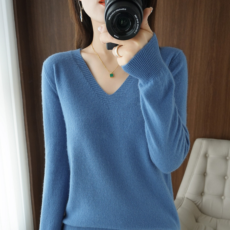 Women Solid Sweater Pullovers V-neck Slim Fit Bott...