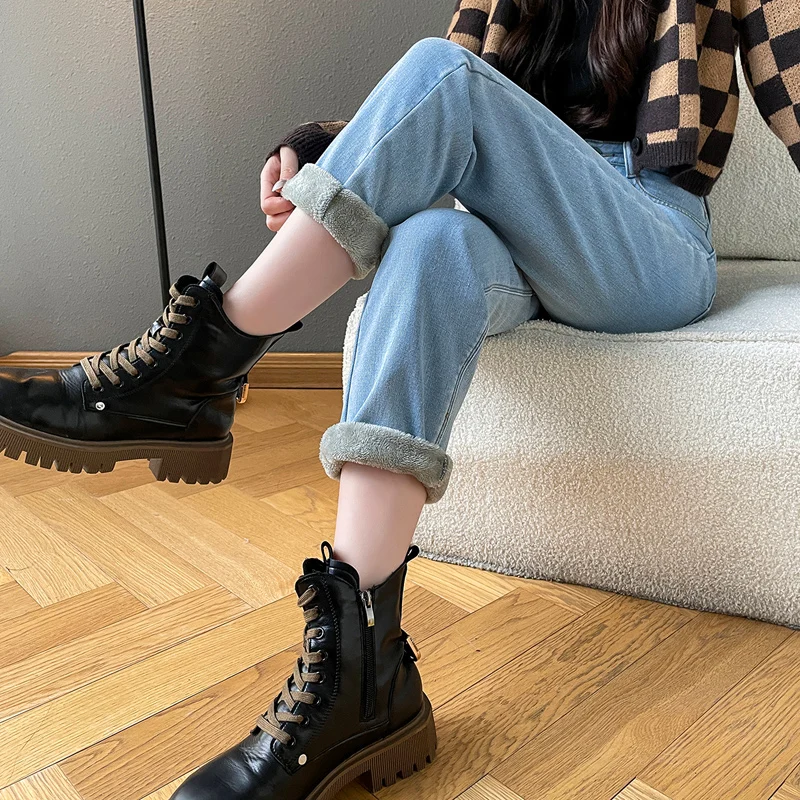 Women's Straight Leg Retro Jeans