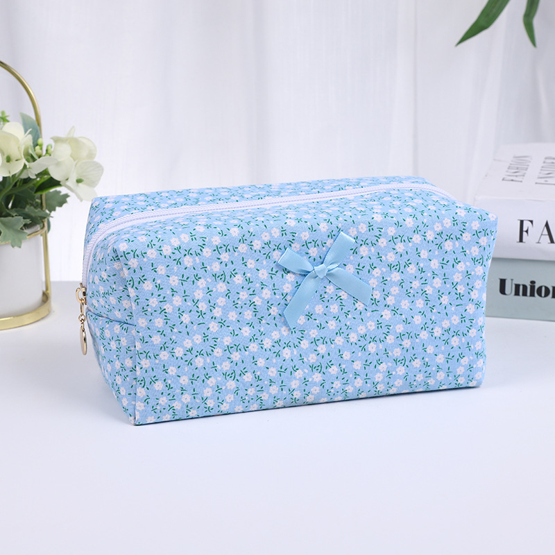 Large Capacity Soft Cosmetic Bag Small Floral Quilted Makeup Bag