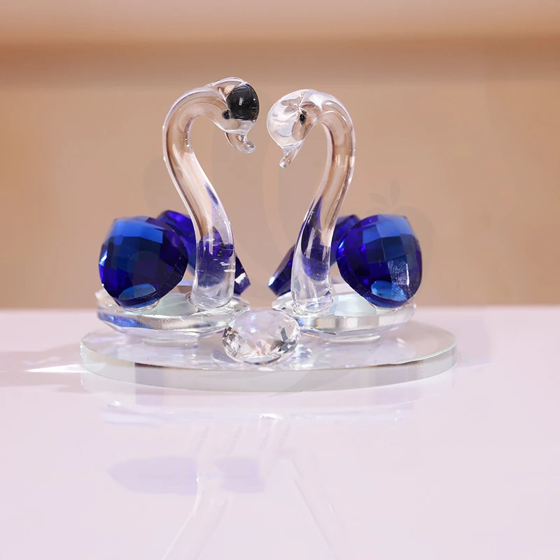 Crystal Swan: Mini Desk Ornaments for Children's Graduation Gifts