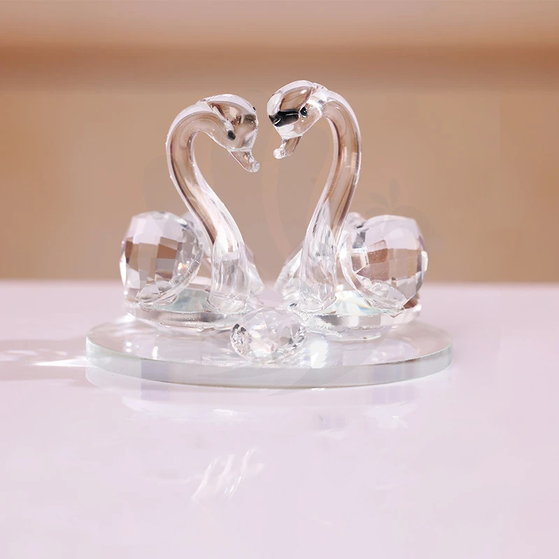 Crystal Swan: Mini Desk Ornaments for Children's Graduation Gifts