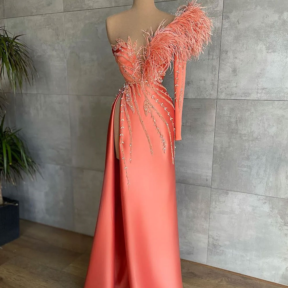 Modern Feathers Prom Dresses One Shoulder Sequined Evening Dress Custom Made Side Split Beaded Appliques Party Gown