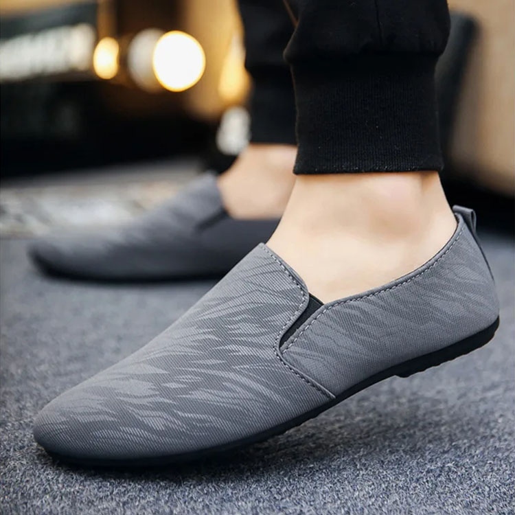 Men's Lightweight Flat Comfortable Canvas Cloth Shoes