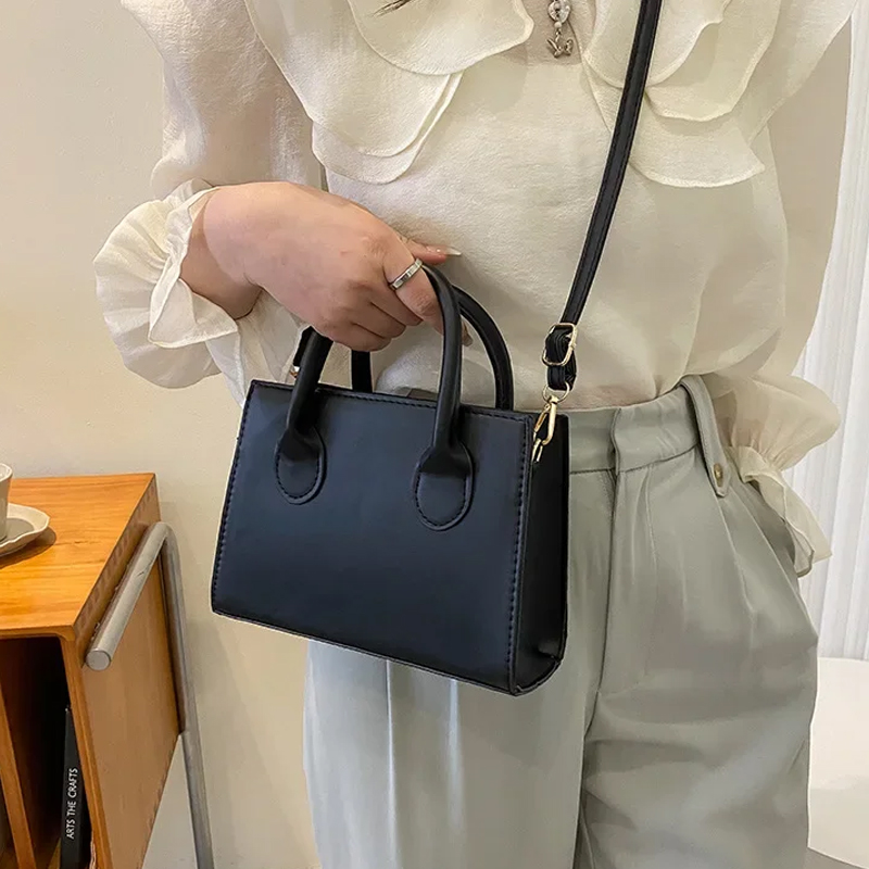 Minimalist Versatile Classic Crossbody Bag For Commuting