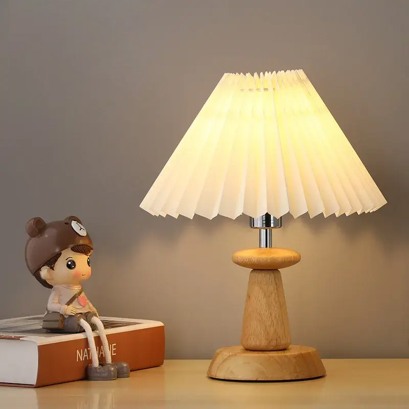 Retro Desk Lamp Pleated Bedside Lamp Imitating Wood Grain Ins Decorative Atmosphere Small Night Light